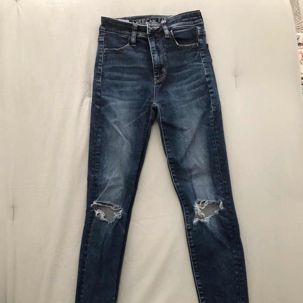Like new Super high rise AE jeans.
